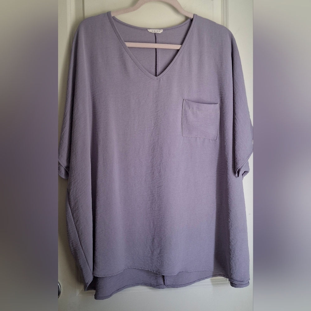 Jodifl‎ Lavender V-Neck Women's Top Sz M Oversized Flowy Casual Coverup Travel